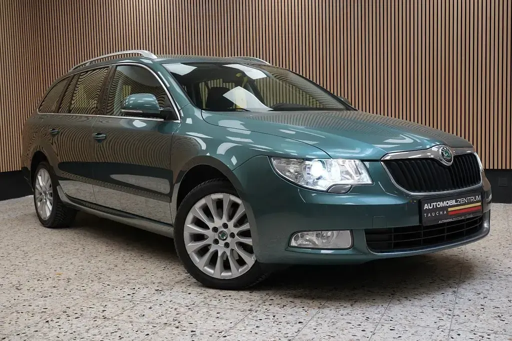 Gebraucht Skoda Superb 160 PS (117 kW) 2013 Grün Kombi