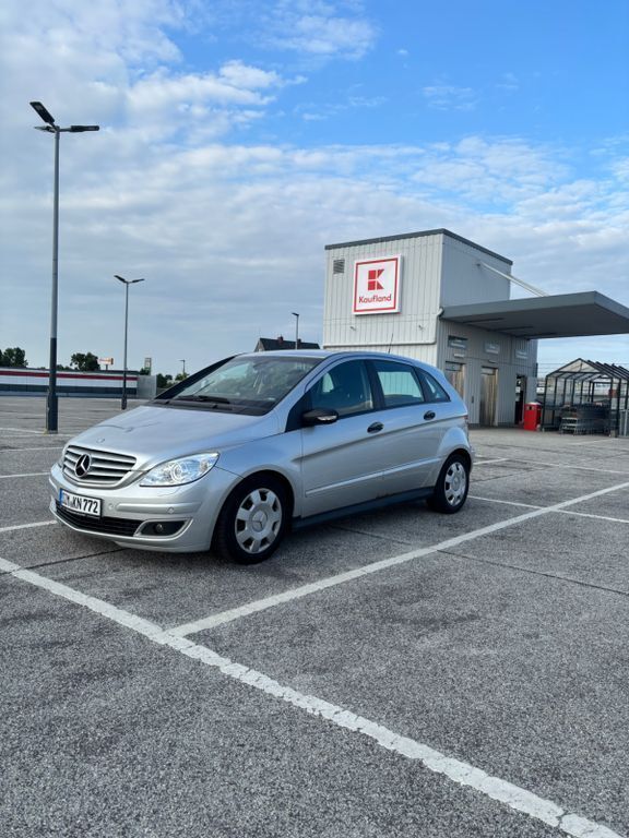 Silber Gebraucht 2007 Mercedes B180 Van / Kleinbus | 2.500 € (Guter Preis) - Bild 1/4