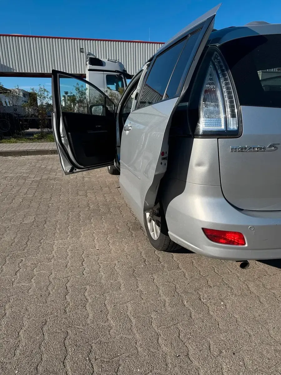 Second-hand Mazda 5 2009 Argintiu Monovolum