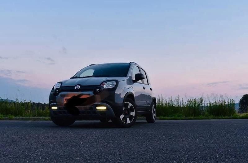 Grau Gebraucht 2018 Fiat Panda Cross Cross Kleinwagen | 8.500 € - Bild 1/4