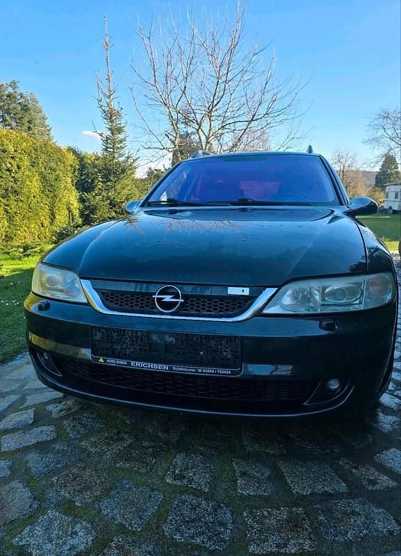 Schwarz Gebraucht 2001 Opel Vectra Kombi | 650 € (Superpreis) - Bild 1/4