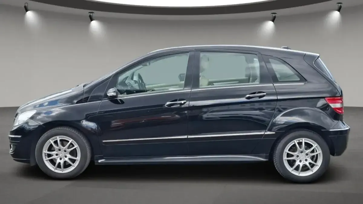 Gebraucht Mercedes E200 193 PS (141 kW) 2007 Schwarz Limousine