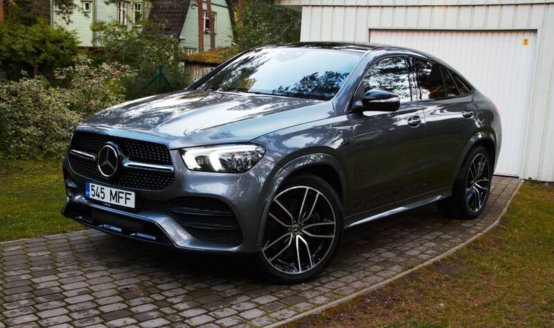 Grau Gebraucht 2021 Mercedes GLE350 AMG SUV | 68.990 € - Bild 1/4