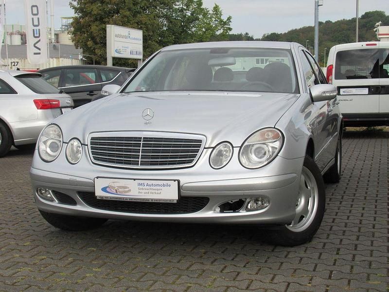 Iridiumsilber metalliclack Gebraucht 2005 Mercedes E200 Limousine | 4.300 € (Fairer Preis) - Bild 1/4