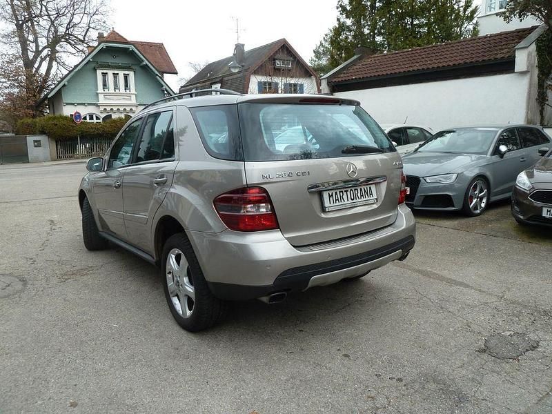 Gebraucht Mercedes ML280 190 PS (139 kW) 2007 Silber SUV