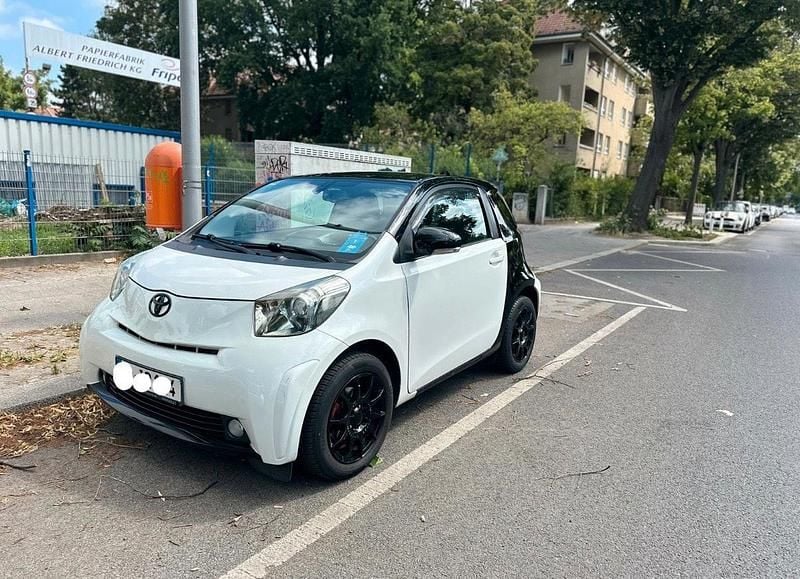 Gebraucht Toyota iQ 98 PS (72 kW) 2009 Weiß Kleinwagen