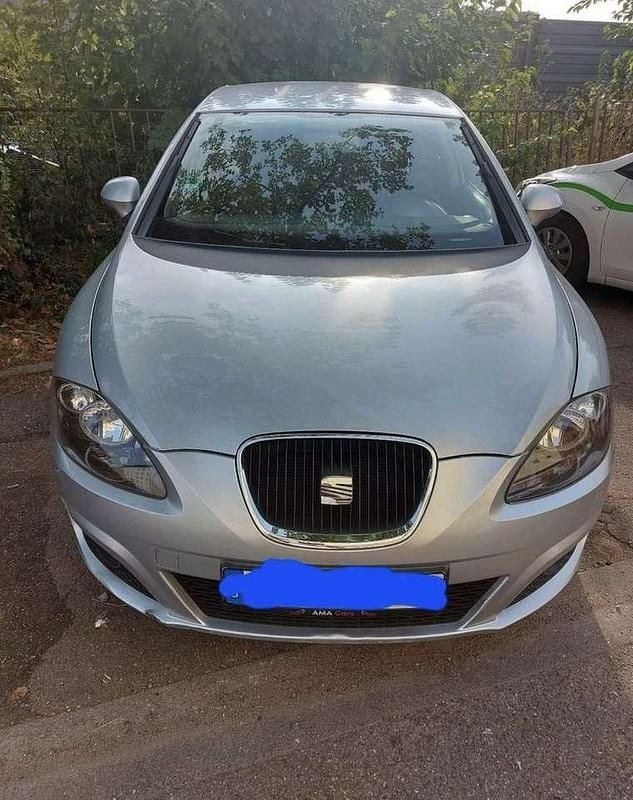 Grau Gebraucht 2009 Seat Leon Limousine | 4.000 € (Fairer Preis) - Bild 1/4