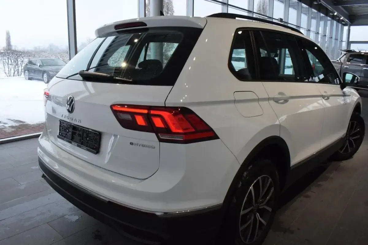 Gebraucht VW Tiguan Life 150 PS (110 kW) 2021 Weiß SUV