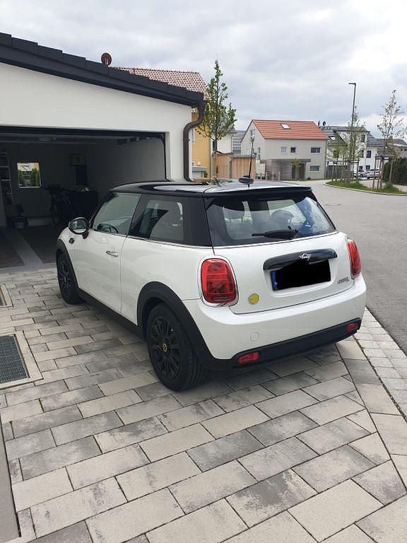 Gebraucht Mini Cooper SE Classic 135 kW (184 PS) 2023 Weiß Kleinwagen