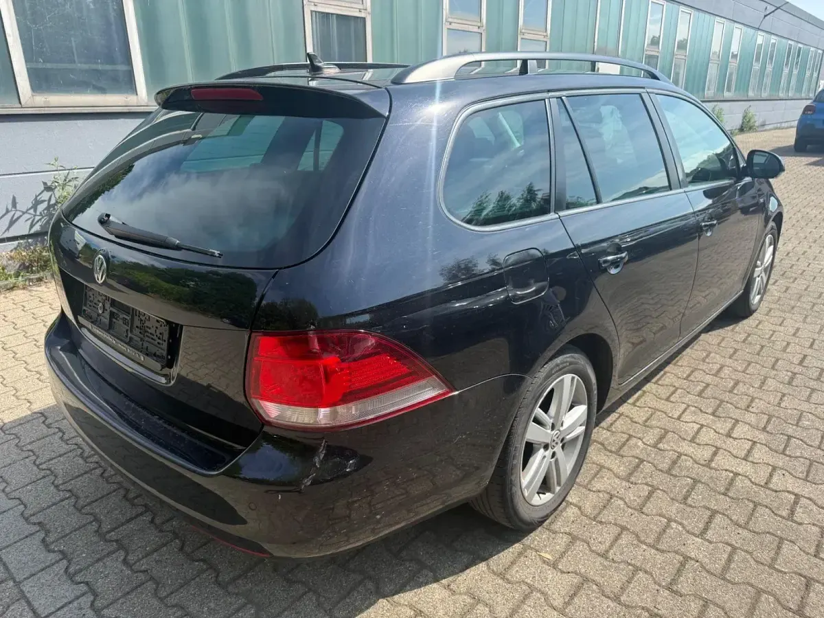 Gebraucht VW Golf VI Match 140 PS (102 kW) 2013 Schwarz Kombi