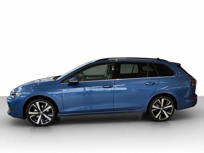 Gebraucht VW Golf VIII Style 150 PS (110 kW) 2025 Anemonenblau metallic Kombi