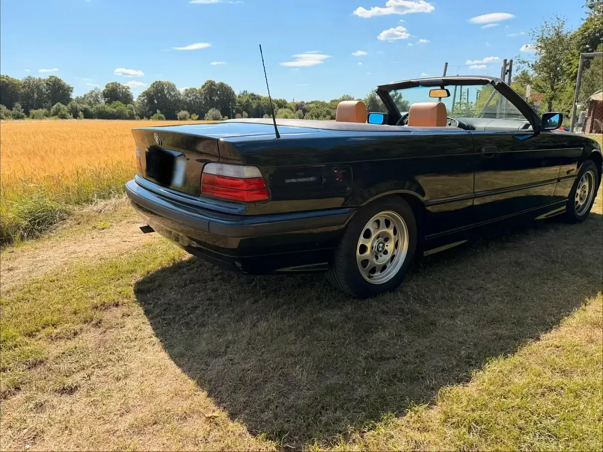 Gebraucht BMW 318 116 PS (85 kW) 1995 Schwarz Cabrio