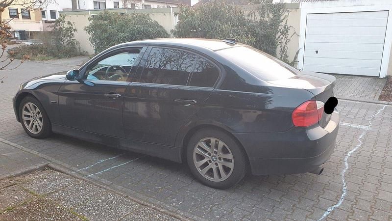 Gebraucht BMW 318 129 PS (94 kW) 2007 Schwarz Limousine
