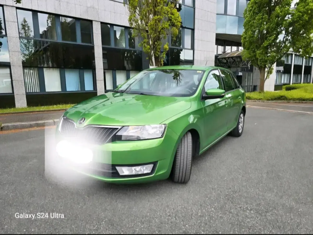 Gebraucht Skoda Rapid 90 PS (66 kW) 2017 Grün Kleinwagen