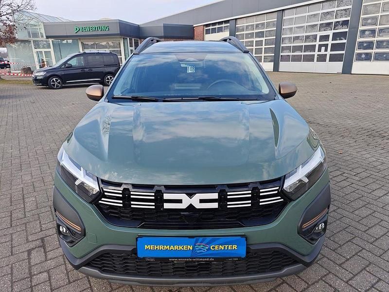 Neu Dacia Jogger Extreme 101 PS (74 kW) 2025 Grün Van / Kleinbus