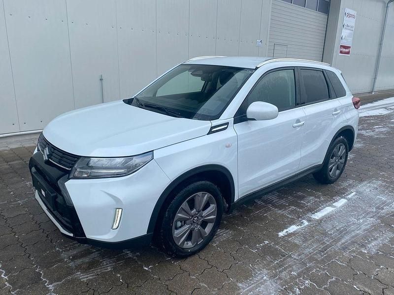 Neu Suzuki Vitara Comfort 110 PS (80 kW) 2025 Weiß SUV