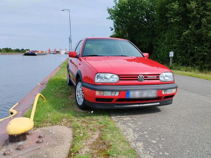 Rot Gebraucht 1992 VW Golf III Limousine | 12.490 € - Bild 1/4