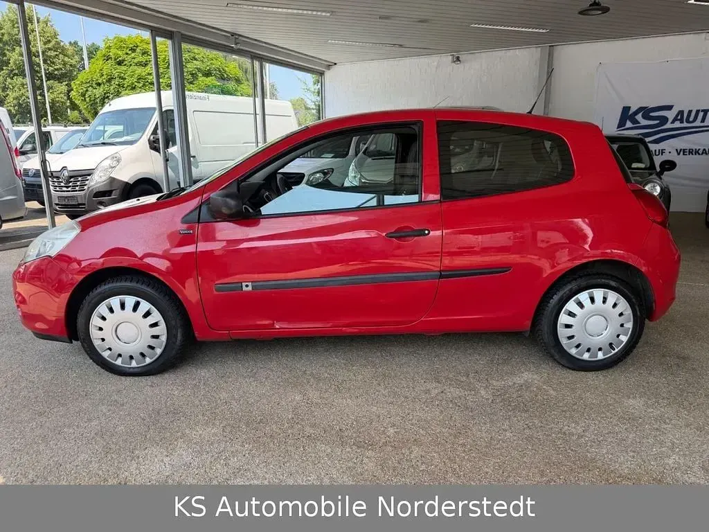 Gebraucht Renault Clio III 75 PS (55 kW) 2012 Rot Van / Kleinbus