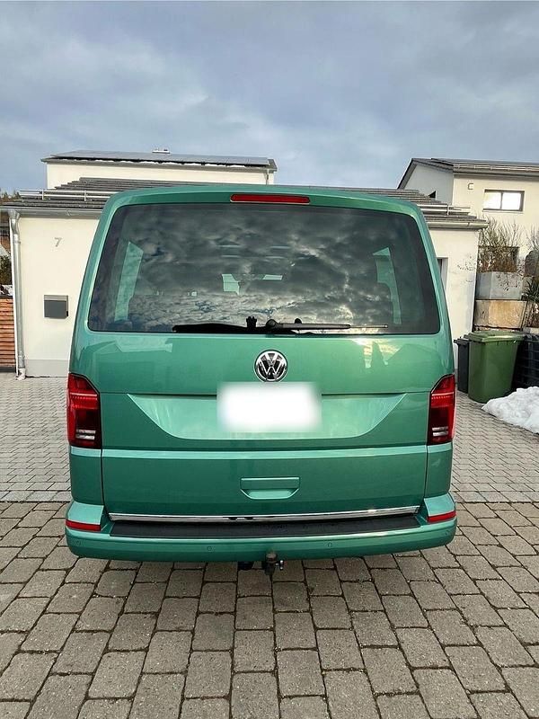 Second-hand VW Multivan Edition 199 CP (146 kW) 2021 Verde Monovolum