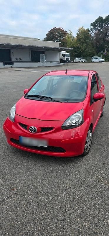 Rot Gebraucht 2008 Toyota Aygo Kleinwagen | 1.850 € (Guter Preis) - Bild 1/4