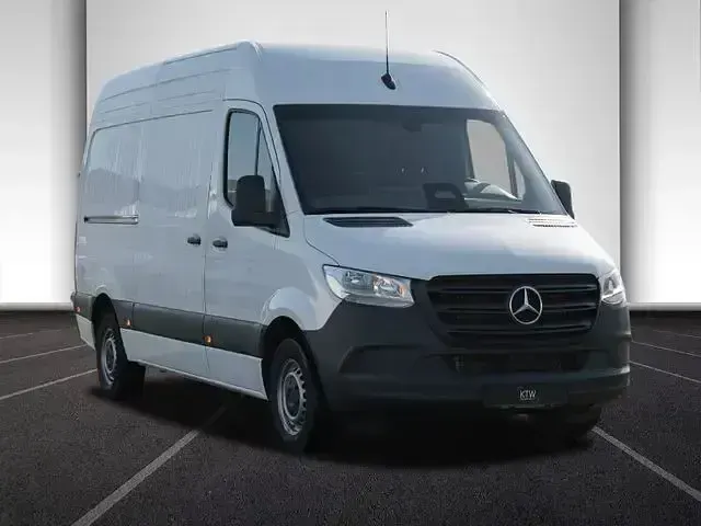Gebraucht Mercedes Sprinter 170 PS (125 kW) 2025 Arktikweiß Van