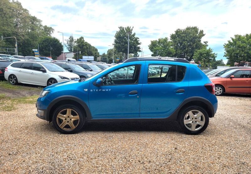 Gebraucht Dacia Sandero Stepway Ambiance 90 PS (66 kW) 2014 Blau Kleinwagen