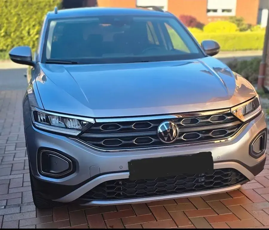 Second-hand VW T-Roc Move 116 CP (85 kW) 2024 Argintiu SUV