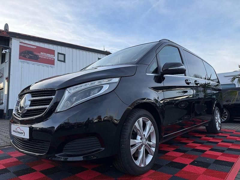 Schwarz Gebraucht 2016 Mercedes V250 Van / Kleinbus | 35.599 € (Fairer Preis) - Bild 1/4