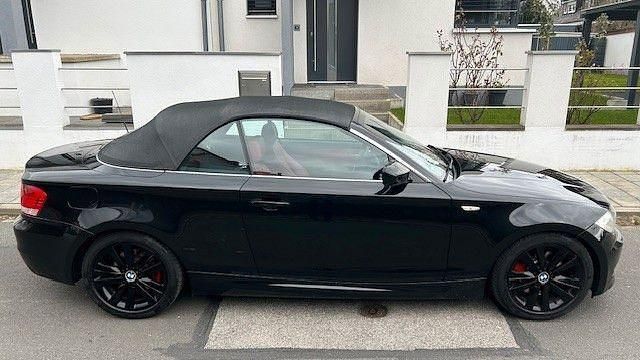 Schwarz Gebraucht 2010 BMW 123 Cabriolet Efficient Dynamics Cabrio | 10.500 € (Fairer Preis) - Bild 1/4