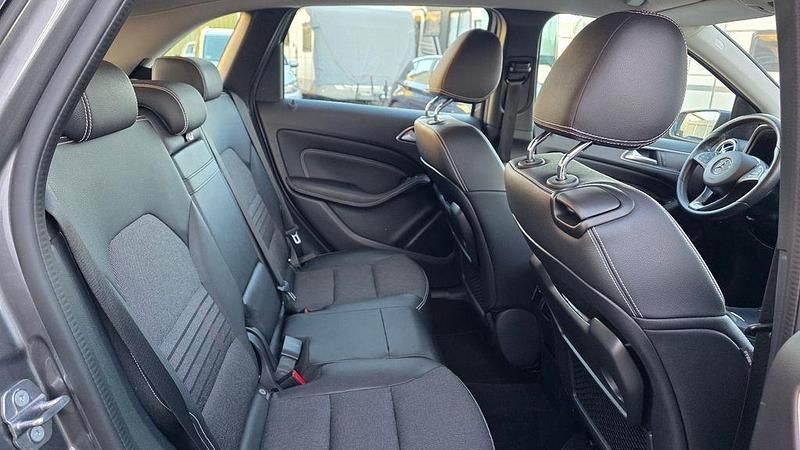 Gebraucht Mercedes B250 Edition 211 PS (155 kW) 2018 Grau Van / Kleinbus