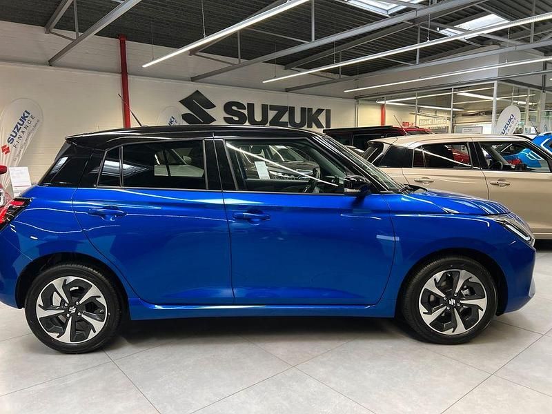 Gebraucht Suzuki Swift Comfort+ 83 PS (61 kW) 2024 Frontier blue / super black Kleinwagen