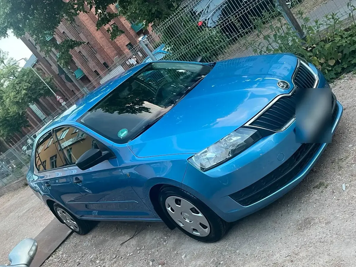 Gebraucht Skoda Rapid 90 PS (66 kW) 2012 Blau Kleinwagen