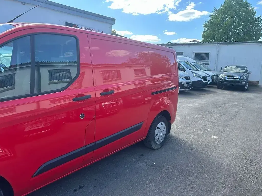Gebraucht Ford Transit Custom Trend 131 PS (96 kW) 2018 Rot Van / Kleinbus