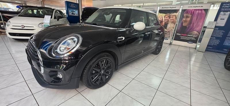 Gebraucht Mini Cooper D Pepper 116 PS (85 kW) 2018 Schwarz Kleinwagen