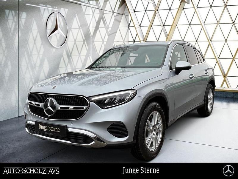 Gebraucht Mercedes GLC220 Avantgarde 197 PS (144 kW) 2025 Silber SUV