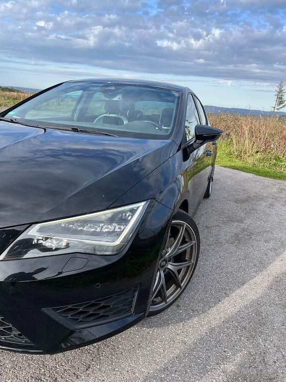 Schwarz Gebraucht 2015 Cupra Leon Limousine | 14.999 € (Guter Preis) - Bild 1/4