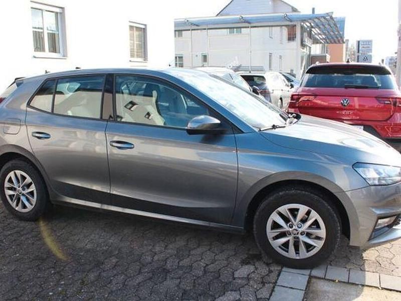 Gebraucht Skoda Fabia Selection 95 PS (69 kW) 2023 Grau Limousine