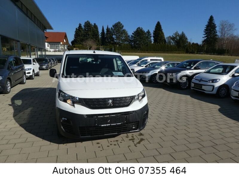 Gebraucht Peugeot Partner 110 PS (80 kW) 2020 Weiß Van / Kleinbus