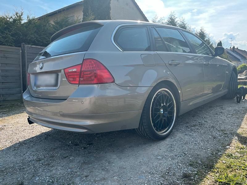 Gebraucht BMW 325 218 PS (160 kW) 2009 Beige Kombi