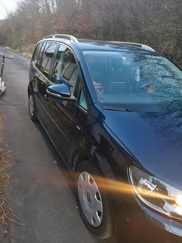 Gebraucht VW Touran 140 PS (102 kW) 2015 Blau Van / Kleinbus