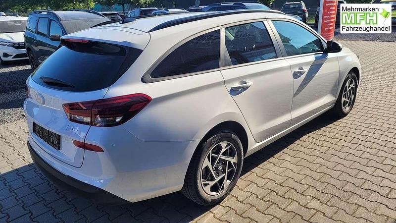 Neu Hyundai i30 140 PS (102 kW) 2025 Weiß Kombi