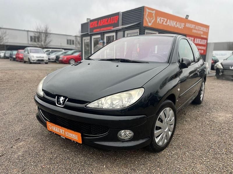Gebraucht Peugeot 206 Premium 88 PS (64 kW) 2004 Schwarz Kleinwagen