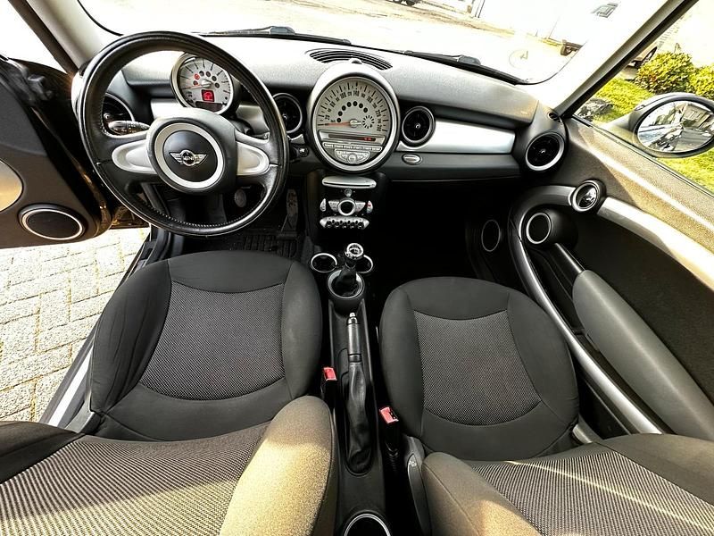 Gebraucht Mini ONE 98 PS (72 kW) 2010 Schwarz Kleinwagen