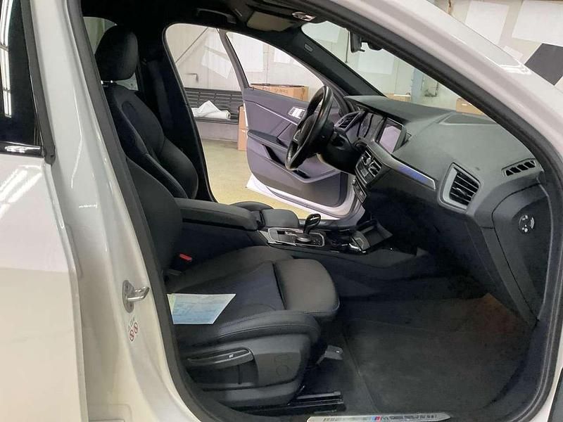 Weiß Gebraucht 2021 BMW 118 M Sport Kleinwagen | 21.800 € (Superpreis) - Bild 1/4