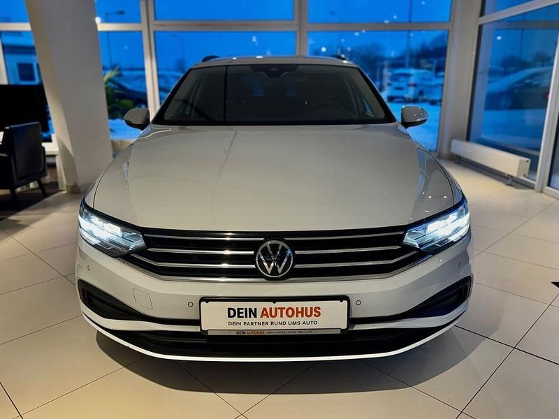 Gebraucht VW Passat R 150 PS (110 kW) 2022 Andere Kombi
