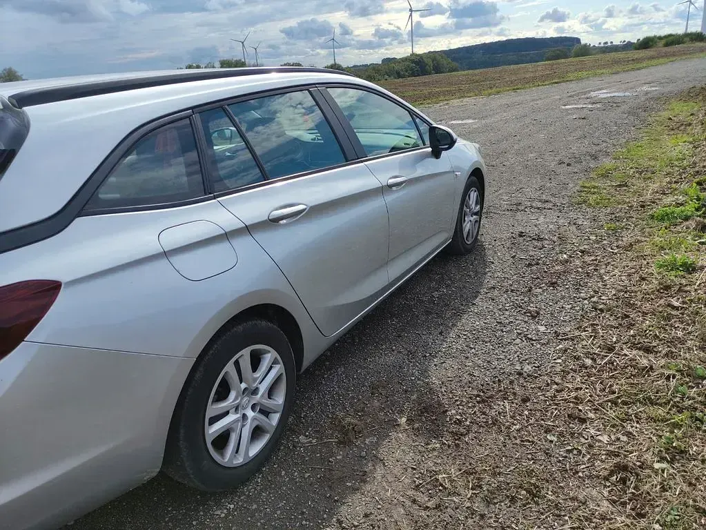 Gebraucht Opel Astra Business 105 PS (77 kW) 2019 Silber Kombi
