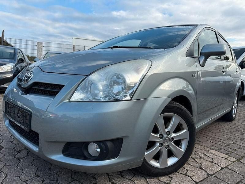 Silber Gebraucht 2008 Toyota Corolla Verso Sol Van / Kleinbus | 2.490 € (Fairer Preis) - Bild 1/4
