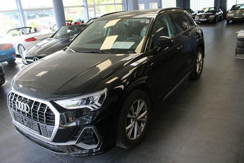 Second-hand Audi Q3 S-Line 150 CP (110 kW) 2021 Negru SUV