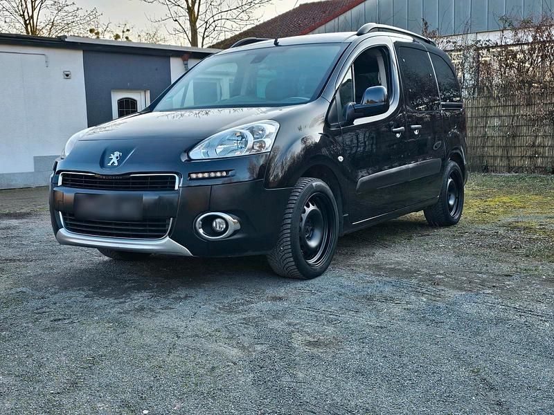 Gebraucht Peugeot Partner 120 PS (88 kW) 2015 Schwarz Van / Kleinbus