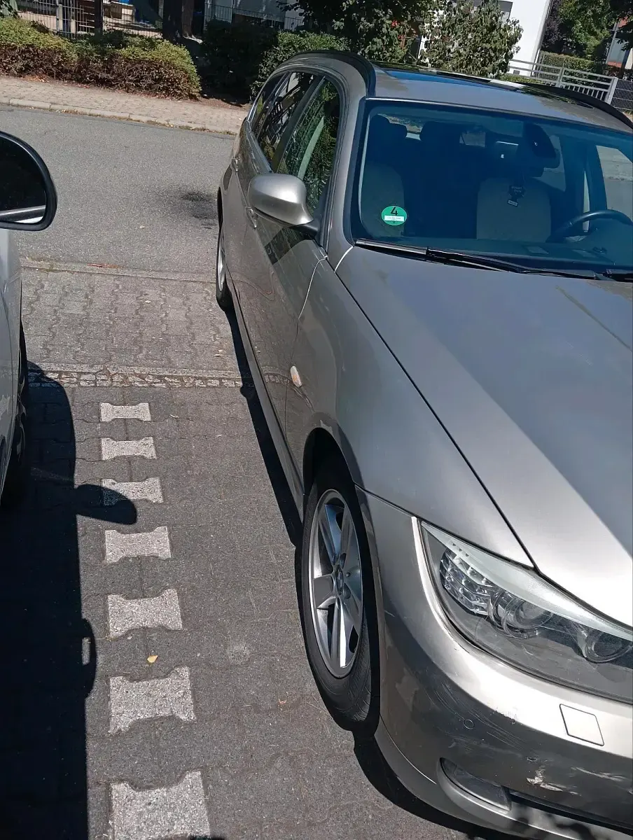 Gebraucht BMW 320 184 PS (135 kW) 2012 Braun Kombi